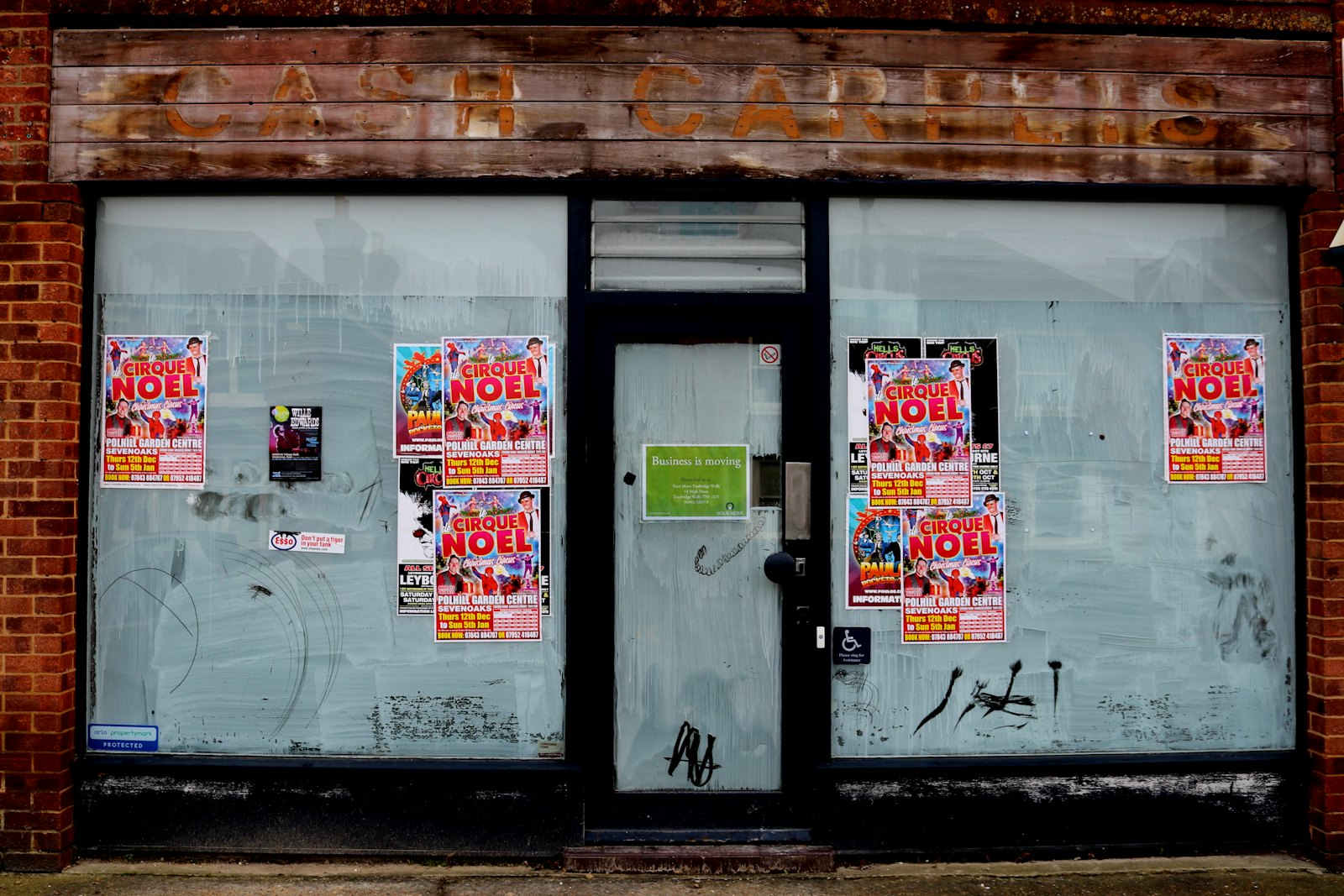 Closed shopfront, a reminder of what customer churn can end up costing a small business